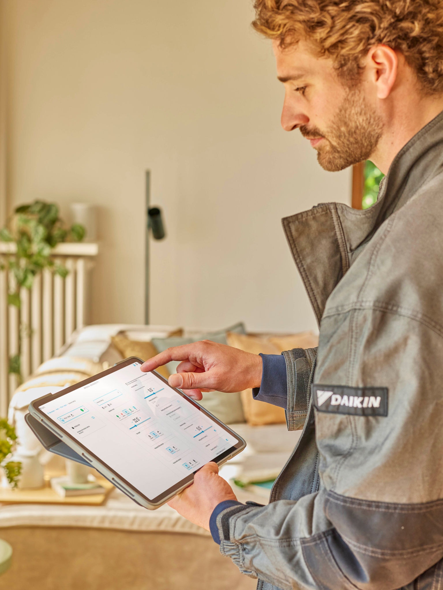 Instalator zdalnie monitoruje sprawność działania systemu Multi Split