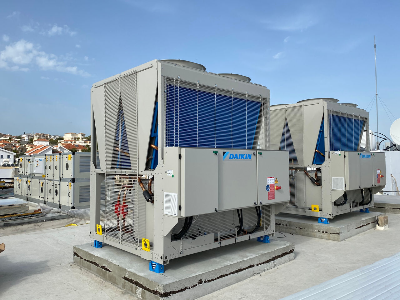 System HVAC zainstalowany na budynku